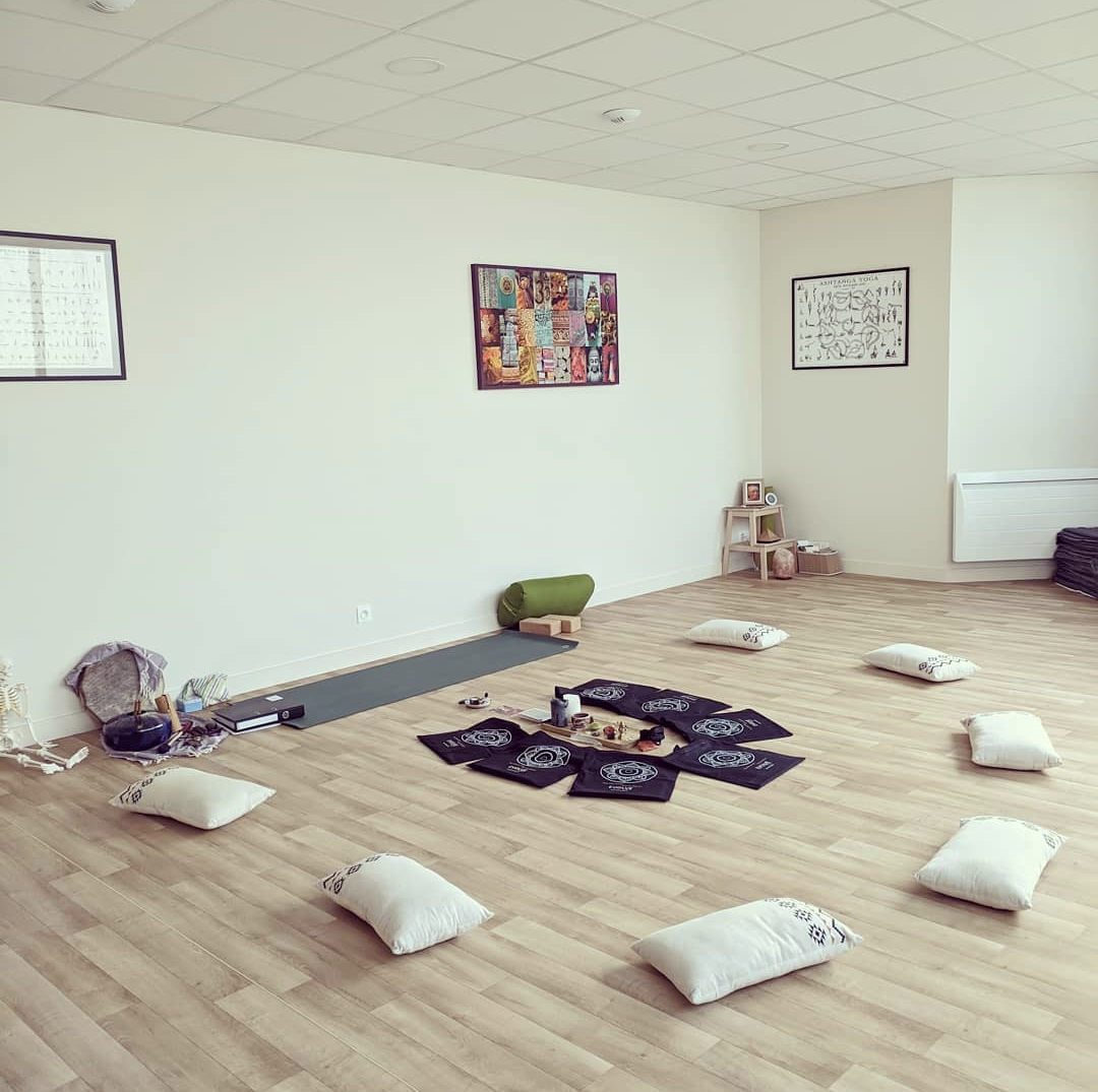 AnneGaelleGuillot YogaShalaRennes Yinyoga danse du dragon AnneGaelleGuillot YogaShalaRennes Yinyoga danse du dragon